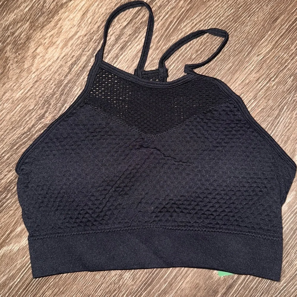 Halara high neck mesh sports bra xs